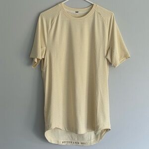 Men’s Lululemon Dry Sense Short Sleeve Size M